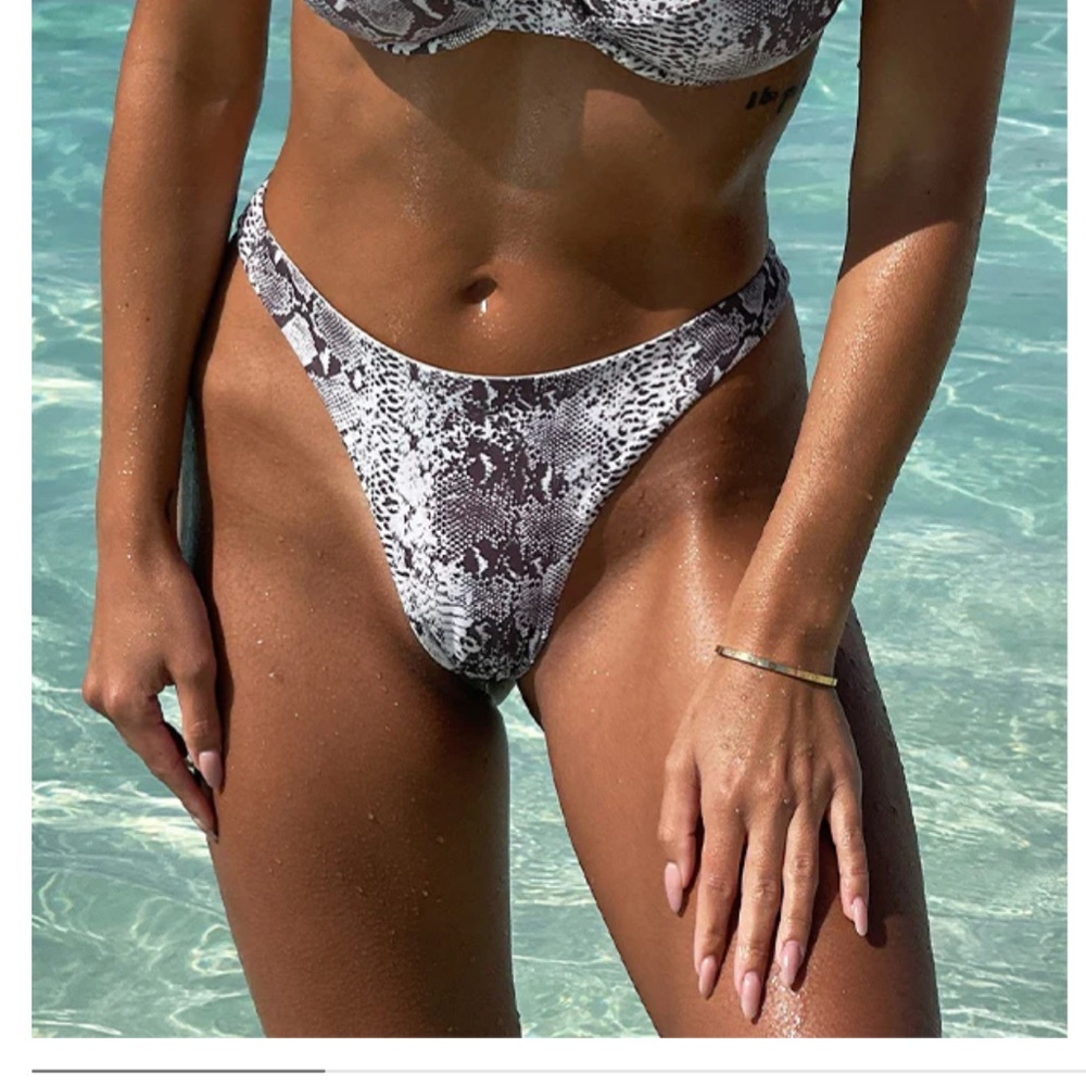 Monday Swimwear brand new Tamarama Bottom - Snake bottom L